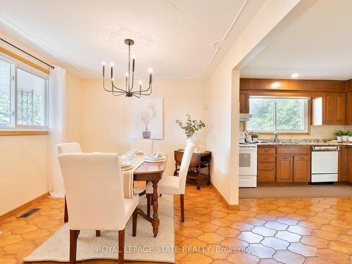 185 Nugent Dr, Hamilton, ON - Indoor Photo Showing Dining Room