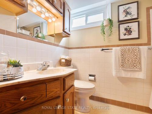 185 Nugent Dr, Hamilton, ON - Indoor Photo Showing Bathroom