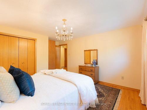 185 Nugent Dr, Hamilton, ON - Indoor Photo Showing Bedroom