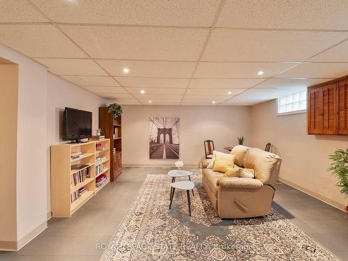 185 Nugent Dr, Hamilton, ON - Indoor Photo Showing Basement