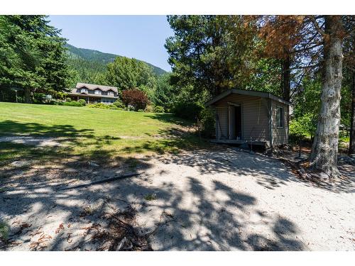 5244 Highway 3A, Nelson, BC - Outdoor