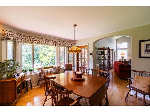 5244 Highway 3A, Nelson, BC - Indoor Photo Showing Dining Room