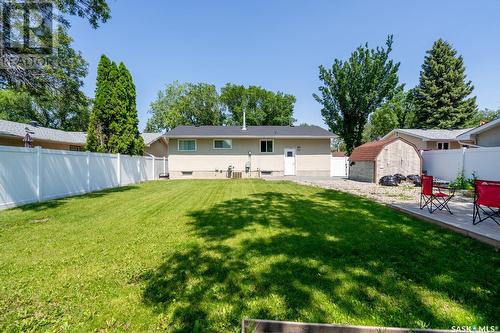 257 Hanley Crescent, Regina, SK - Outdoor With Backyard