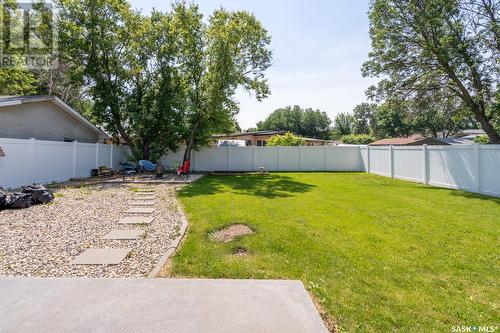 257 Hanley Crescent, Regina, SK - Outdoor With Backyard