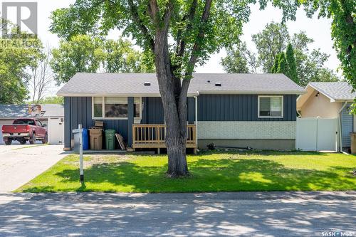 257 Hanley Crescent, Regina, SK - Outdoor