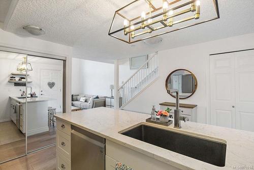 407-2823 Jacklin Rd, Langford, BC - Indoor Photo Showing Kitchen