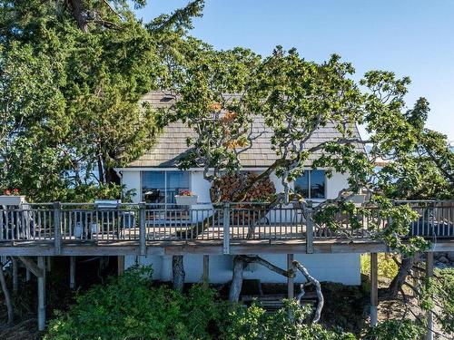 273 Coal Point Lane, North Saanich, BC 