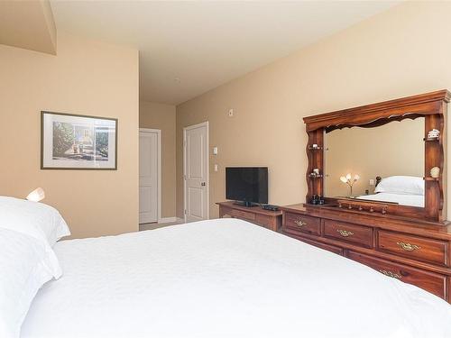 303-608 Fairway Ave, Langford, BC - Indoor Photo Showing Bedroom