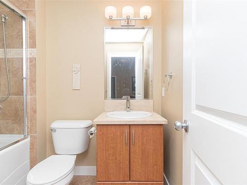 303-608 Fairway Ave, Langford, BC - Indoor Photo Showing Bathroom