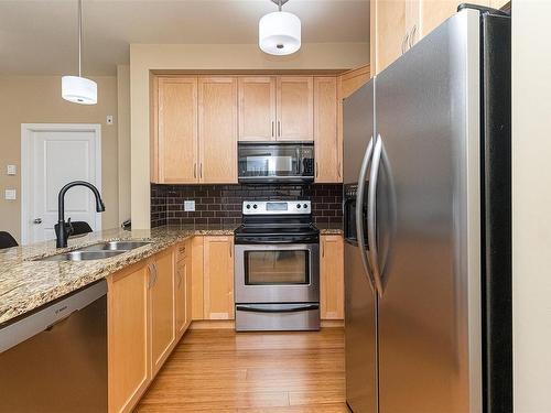 303-608 Fairway Ave, Langford, BC - Indoor Photo Showing Kitchen With Double Sink