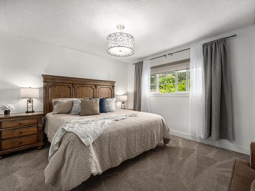 200 Mountview Drive, Kamloops, BC - Indoor Photo Showing Bedroom