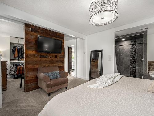 200 Mountview Drive, Kamloops, BC - Indoor Photo Showing Bedroom