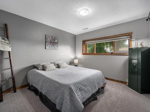 200 Mountview Drive, Kamloops, BC - Indoor Photo Showing Bedroom