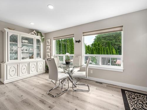 200 Mountview Drive, Kamloops, BC - Indoor Photo Showing Dining Room