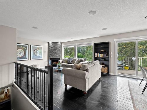 1845 Mckinley Crt, Kamloops, BC - Indoor Photo Showing Living Room