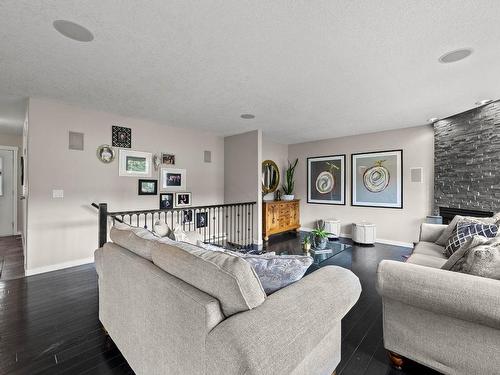 1845 Mckinley Crt, Kamloops, BC - Indoor Photo Showing Living Room