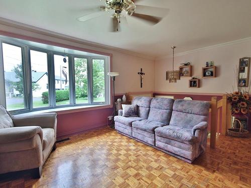 Living room - 7675 Ch. Du Rapide-Plat N., Saint-Hyacinthe, QC - Indoor Photo Showing Living Room