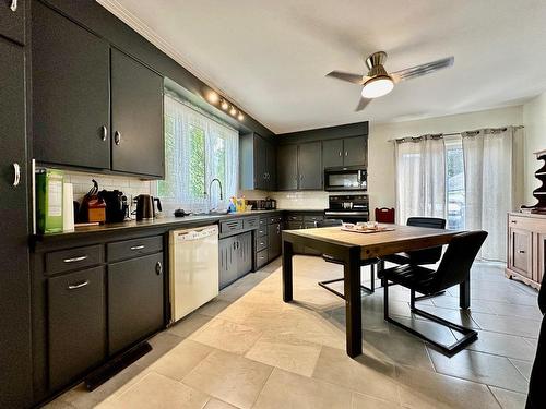 Cuisine - 405 Rue Principale, Brownsburg-Chatham, QC - Indoor Photo Showing Kitchen