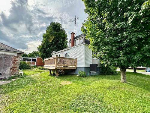 Cour - 405 Rue Principale, Brownsburg-Chatham, QC - Outdoor