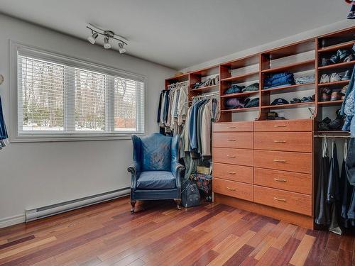 15 Av. D'Amiens, Estérel, QC - Indoor With Storage