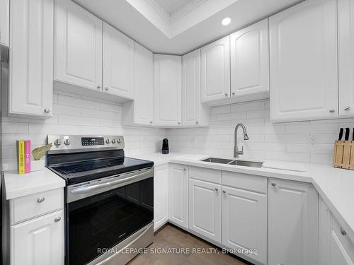 2-110 Kellies Way, Blue Mountains, ON - Indoor Photo Showing Kitchen With Double Sink