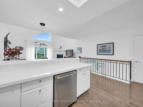 2-110 Kellies Way, Blue Mountains, ON - Indoor Photo Showing Kitchen