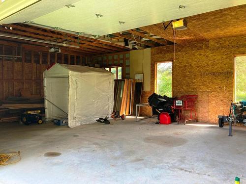 Garage - 2550 Ch. Doucet, Trois-Rives, QC - Indoor Photo Showing Garage