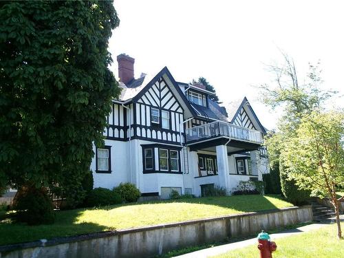 51 Marlborough St, Victoria, BC - Outdoor With Body Of Water With Facade