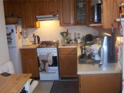 51 Marlborough St, Victoria, BC - Indoor Photo Showing Kitchen