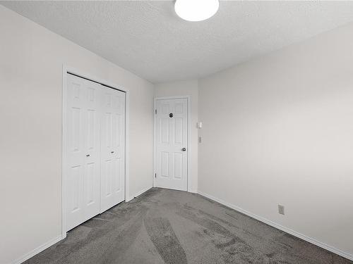 311-3900 Shelbourne St, Saanich, BC - Indoor Photo Showing Other Room