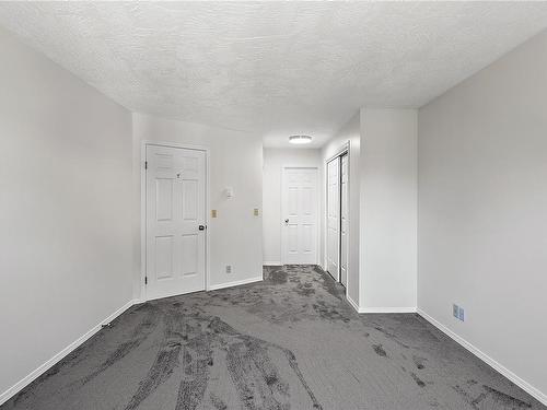 311-3900 Shelbourne St, Saanich, BC - Indoor Photo Showing Other Room