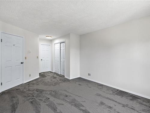 311-3900 Shelbourne St, Saanich, BC - Indoor Photo Showing Other Room