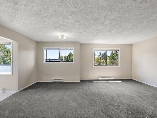 311-3900 Shelbourne St, Saanich, BC - Indoor Photo Showing Other Room