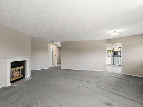 311-3900 Shelbourne St, Saanich, BC - Indoor With Fireplace