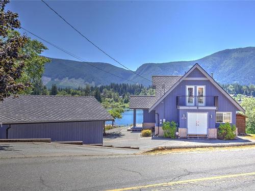 258 North Shore Rd, Lake Cowichan, BC 