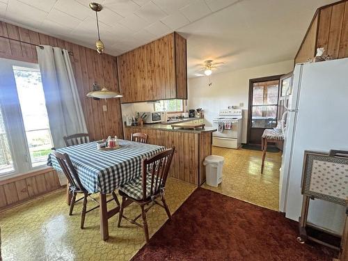 4295C Hwy 588, Whitefish Lake Suomi, ON - Indoor Photo Showing Dining Room