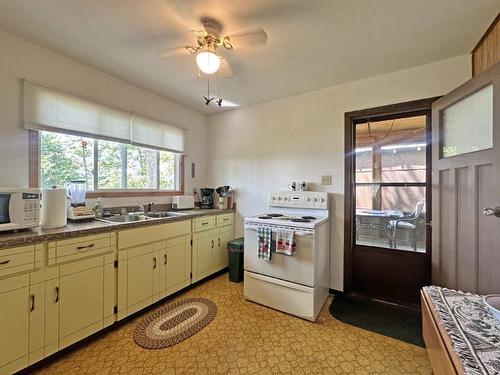 4295C Hwy 588, Whitefish Lake Suomi, ON - Indoor Photo Showing Kitchen With Double Sink