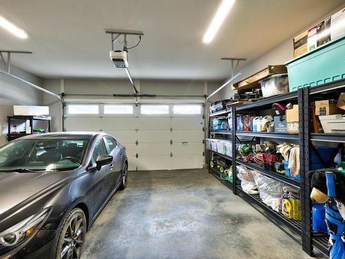 20-260 Rue Cheval Noir, Kamloops, BC - Indoor Photo Showing Garage