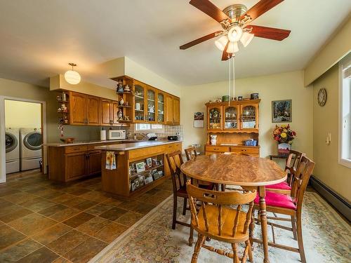 689 Schubert Drive, Kamloops, BC - Indoor Photo Showing Dining Room