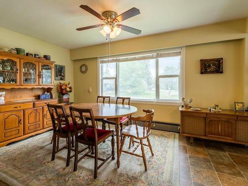 689 Schubert Drive, Kamloops, BC - Indoor Photo Showing Dining Room