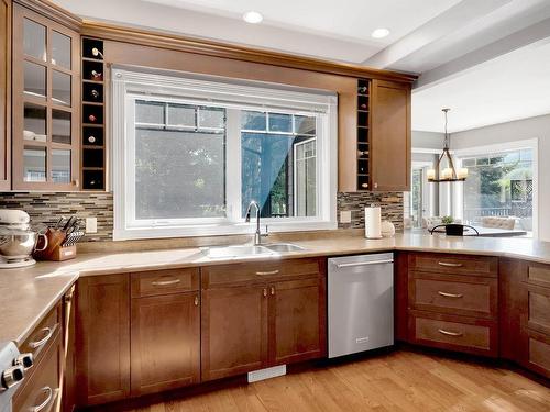 228 Murtle Cres, Clearwater, BC - Indoor Photo Showing Kitchen With Double Sink