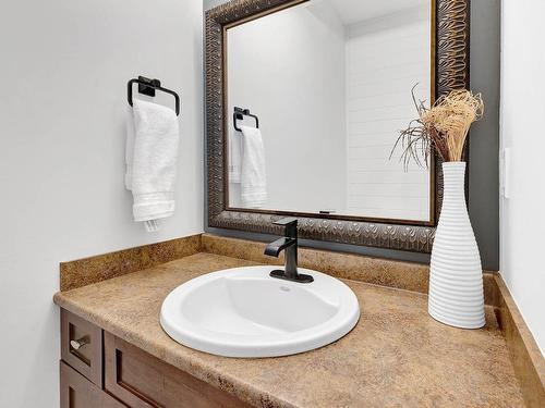 228 Murtle Cres, Clearwater, BC - Indoor Photo Showing Bathroom