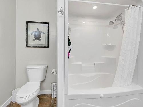 228 Murtle Cres, Clearwater, BC - Indoor Photo Showing Bathroom