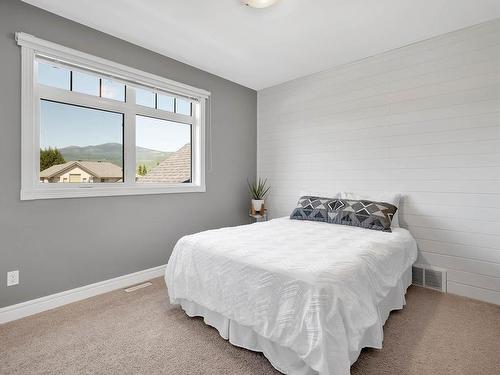 228 Murtle Cres, Clearwater, BC - Indoor Photo Showing Bedroom