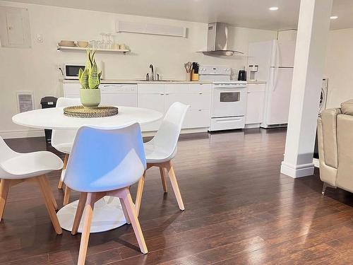 228 Murtle Cres, Clearwater, BC - Indoor Photo Showing Dining Room