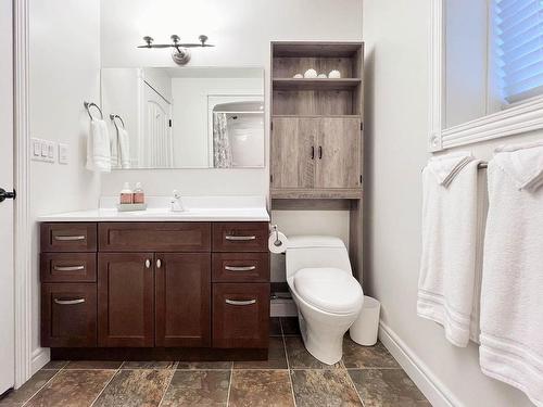 228 Murtle Cres, Clearwater, BC - Indoor Photo Showing Bathroom