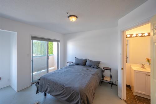 3-1135 Main Street, Okanagan Falls, BC - Indoor Photo Showing Bedroom