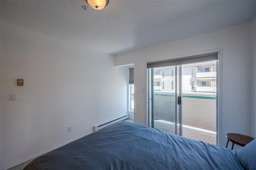 3-1135 Main Street, Okanagan Falls, BC - Indoor Photo Showing Bedroom