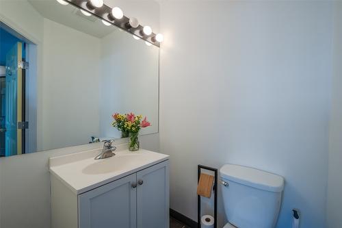 3-1135 Main Street, Okanagan Falls, BC - Indoor Photo Showing Bathroom