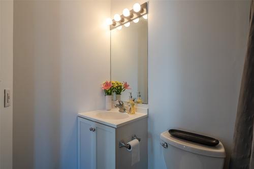 3-1135 Main Street, Okanagan Falls, BC - Indoor Photo Showing Bathroom